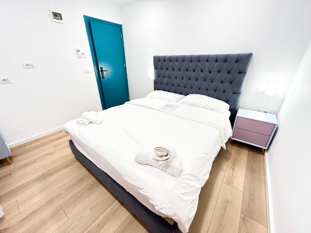 Tirana Inn Hotel エクステリア 写真