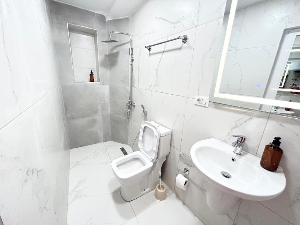Tirana Inn Hotel エクステリア 写真