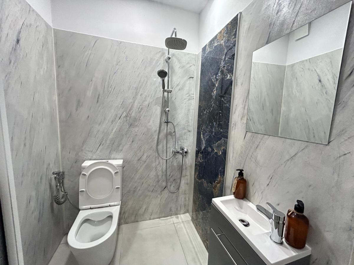 Tirana Inn Hotel エクステリア 写真