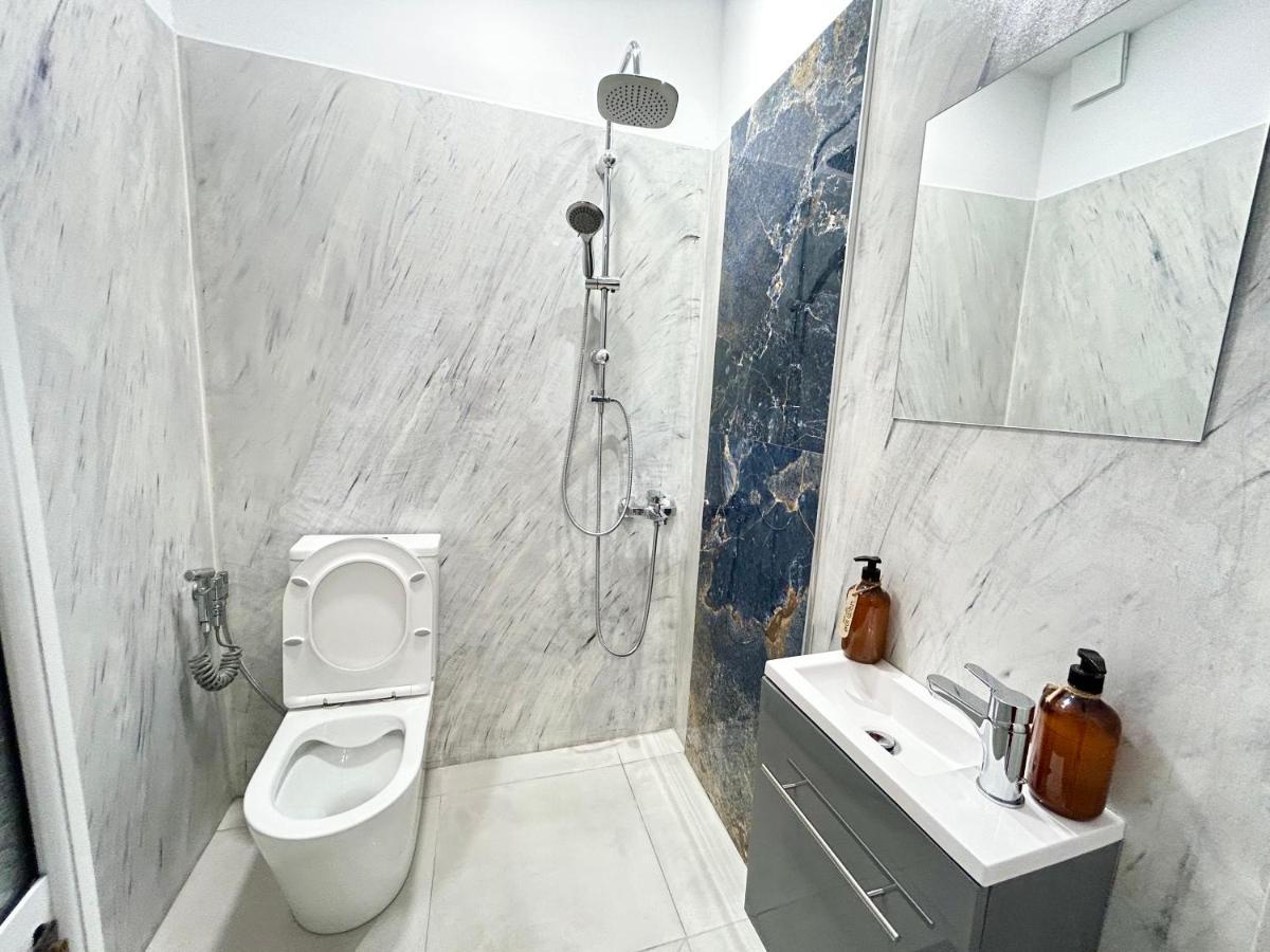 Tirana Inn Hotel エクステリア 写真