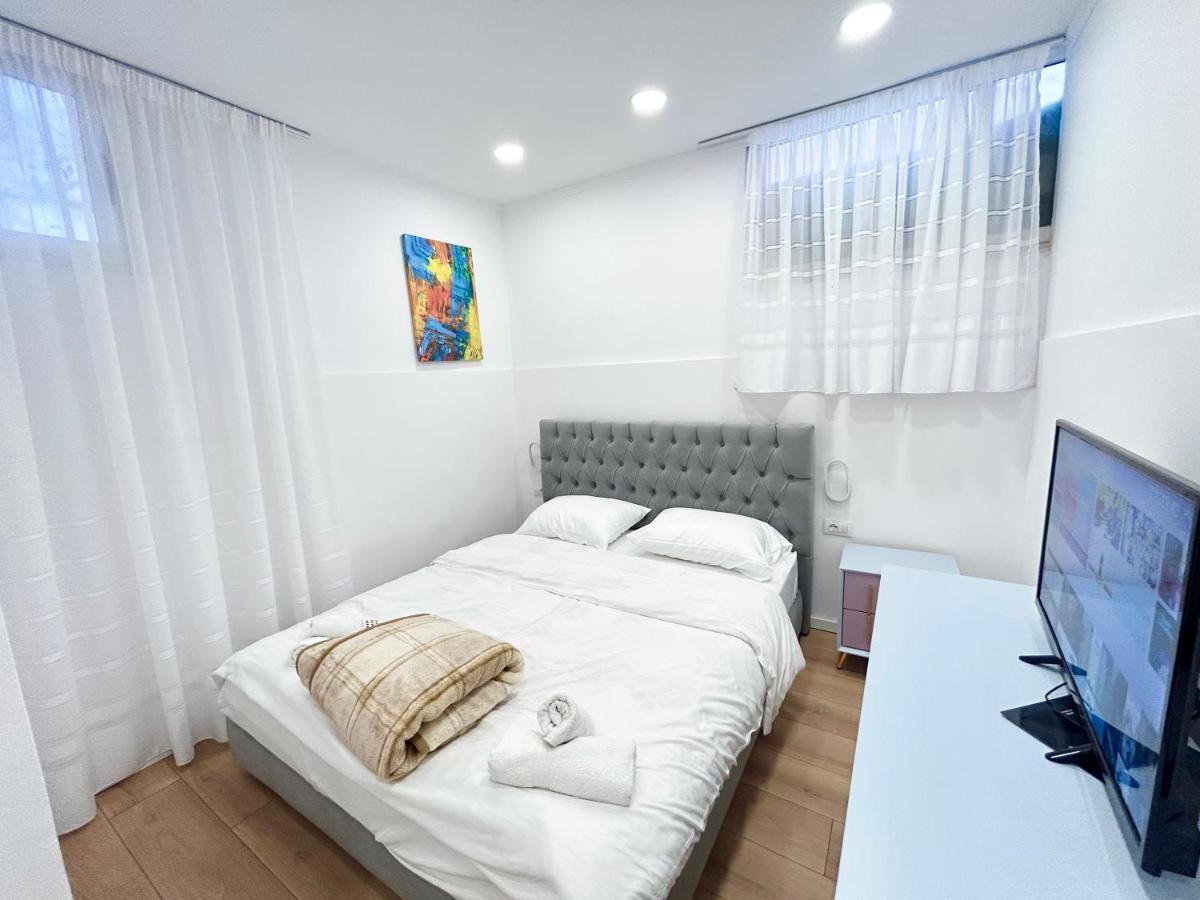 Tirana Inn Hotel エクステリア 写真